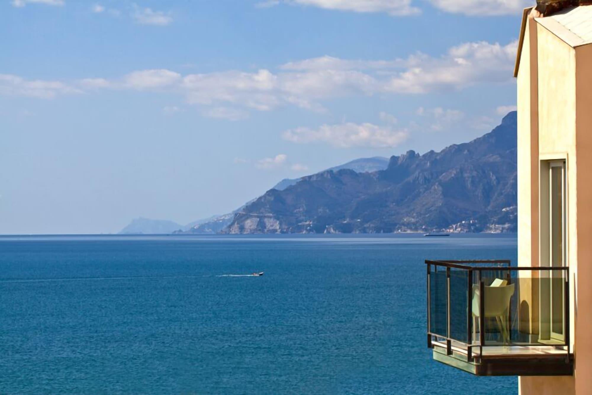 Mediterranea Hotel & Convention Center Salerno Bagian luar foto