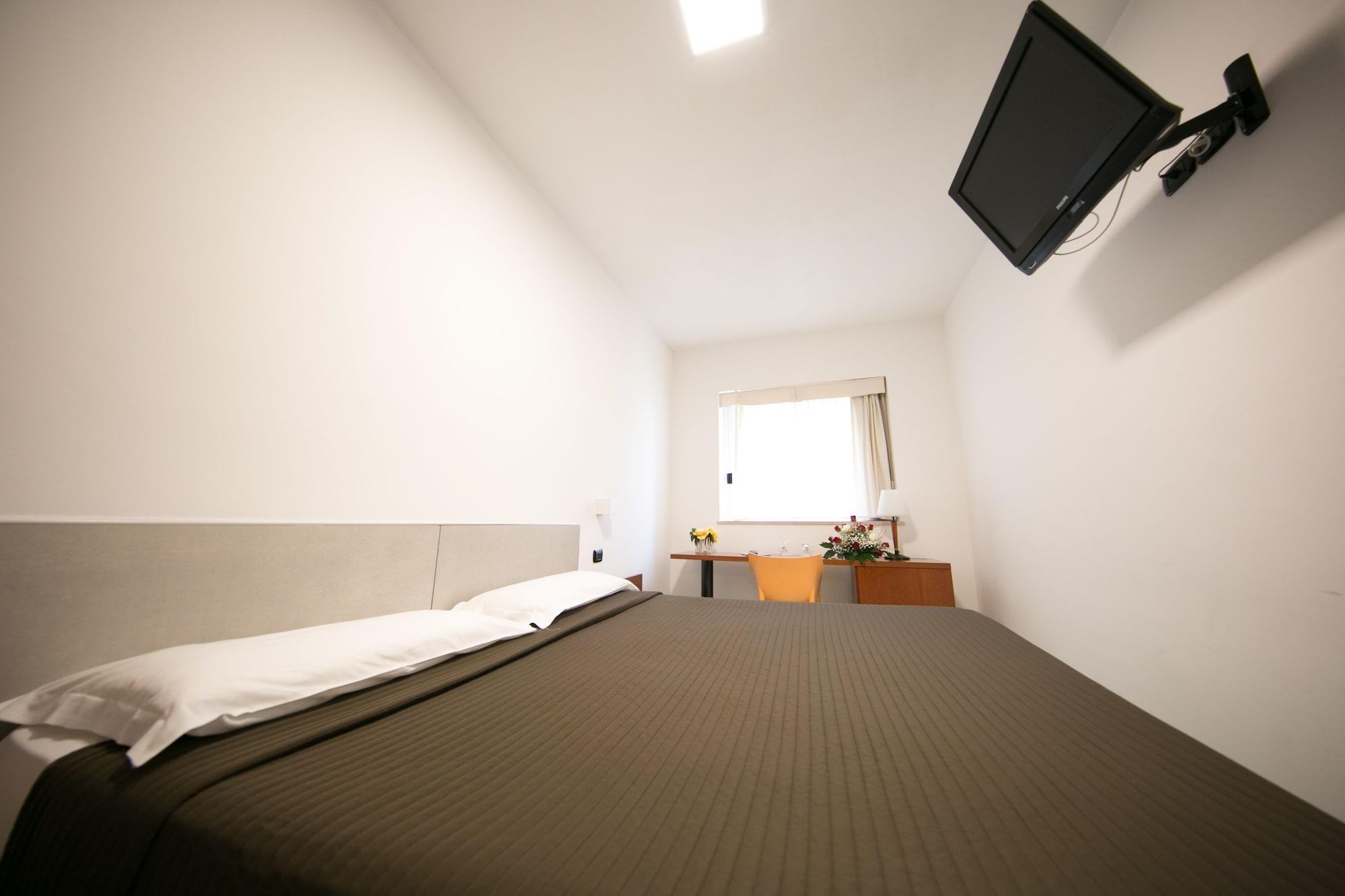 Mediterranea Hotel & Convention Center Salerno Bagian luar foto