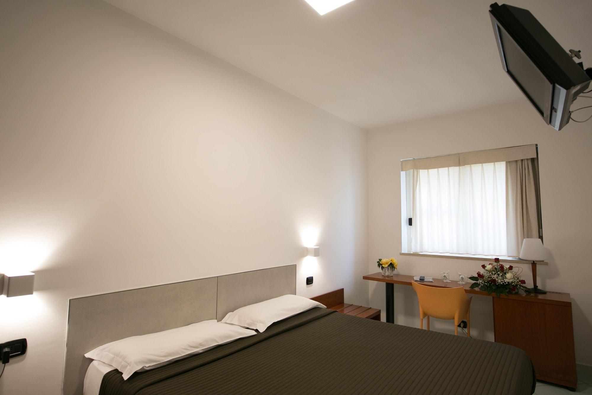 Mediterranea Hotel & Convention Center Salerno Bagian luar foto