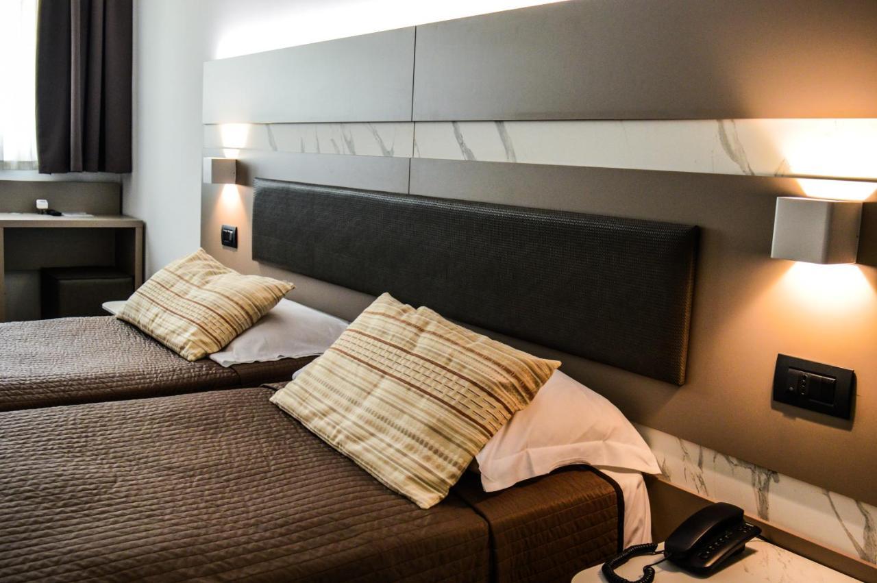 Mediterranea Hotel & Convention Center Salerno Bagian luar foto