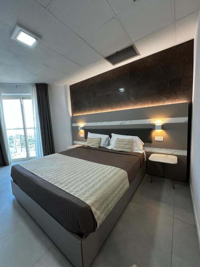 Mediterranea Hotel & Convention Center Salerno Bagian luar foto