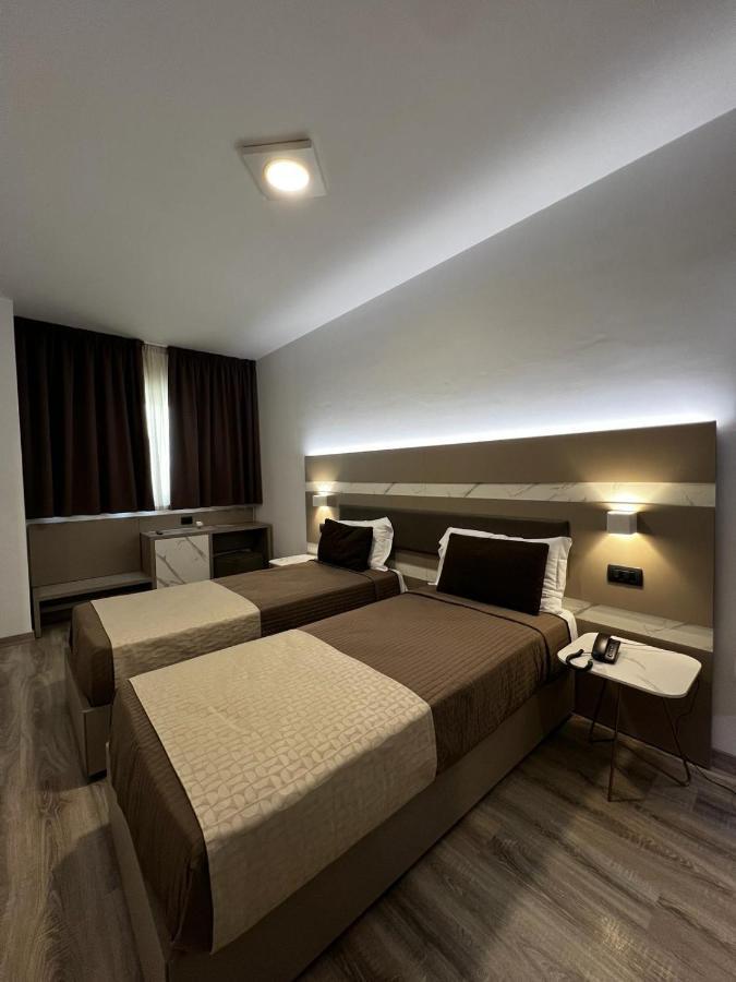 Mediterranea Hotel & Convention Center Salerno Bagian luar foto