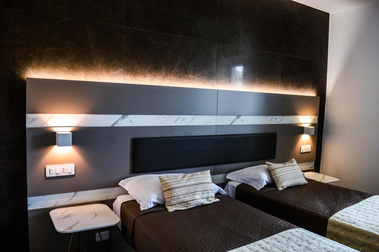 Mediterranea Hotel & Convention Center Salerno Bagian luar foto