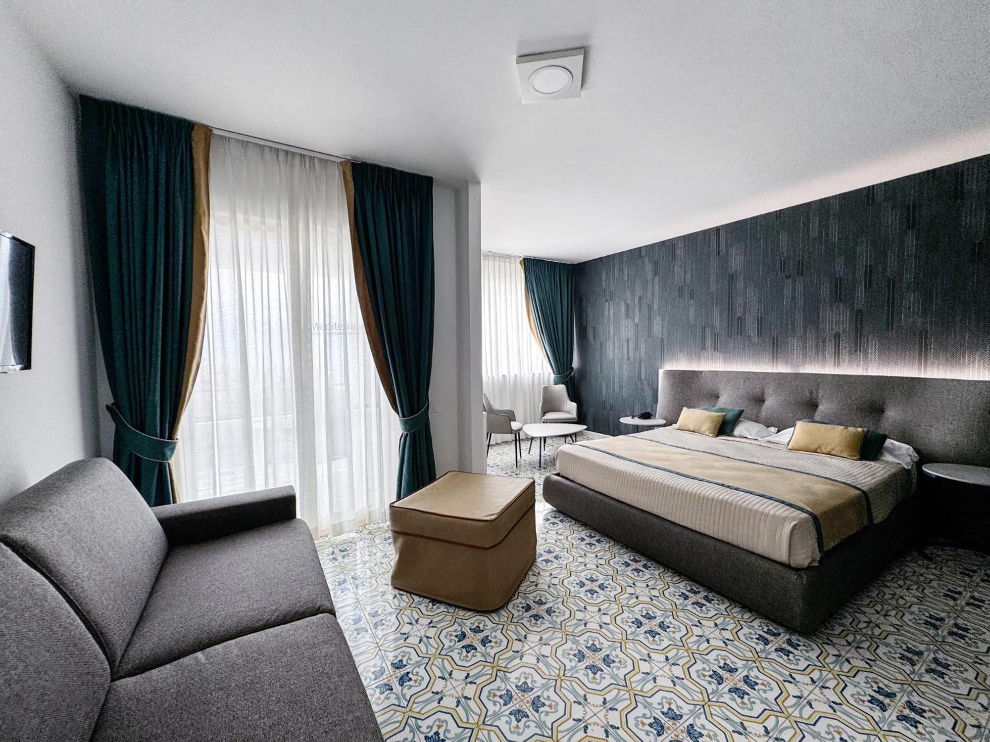 Mediterranea Hotel & Convention Center Salerno Bagian luar foto